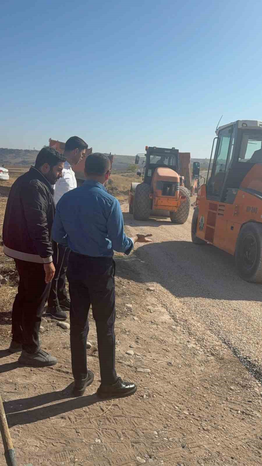 Eğil&rsquo;de asfaltlama &ccedil;alışması sonrası 20 kilometrelik tasarruf sağlanacak
