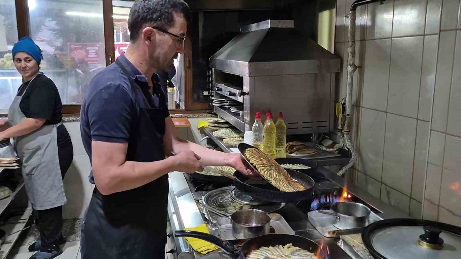 Balık ustasından lezzetli hamsi pişirmenin p&uuml;f noktaları

