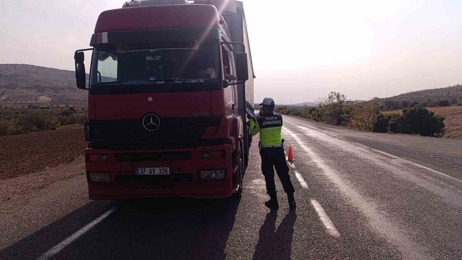 Yük taşıyan araçlara sıkı denetim