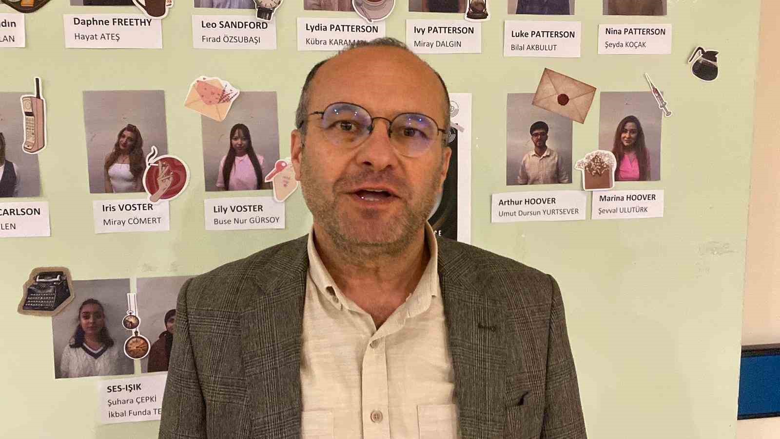 Tiyatro günlerinde salon doldu taştı