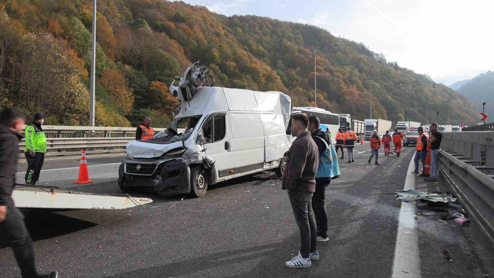 TEM’in Bolu geçişinde zincirleme kaza: 1 yaralı