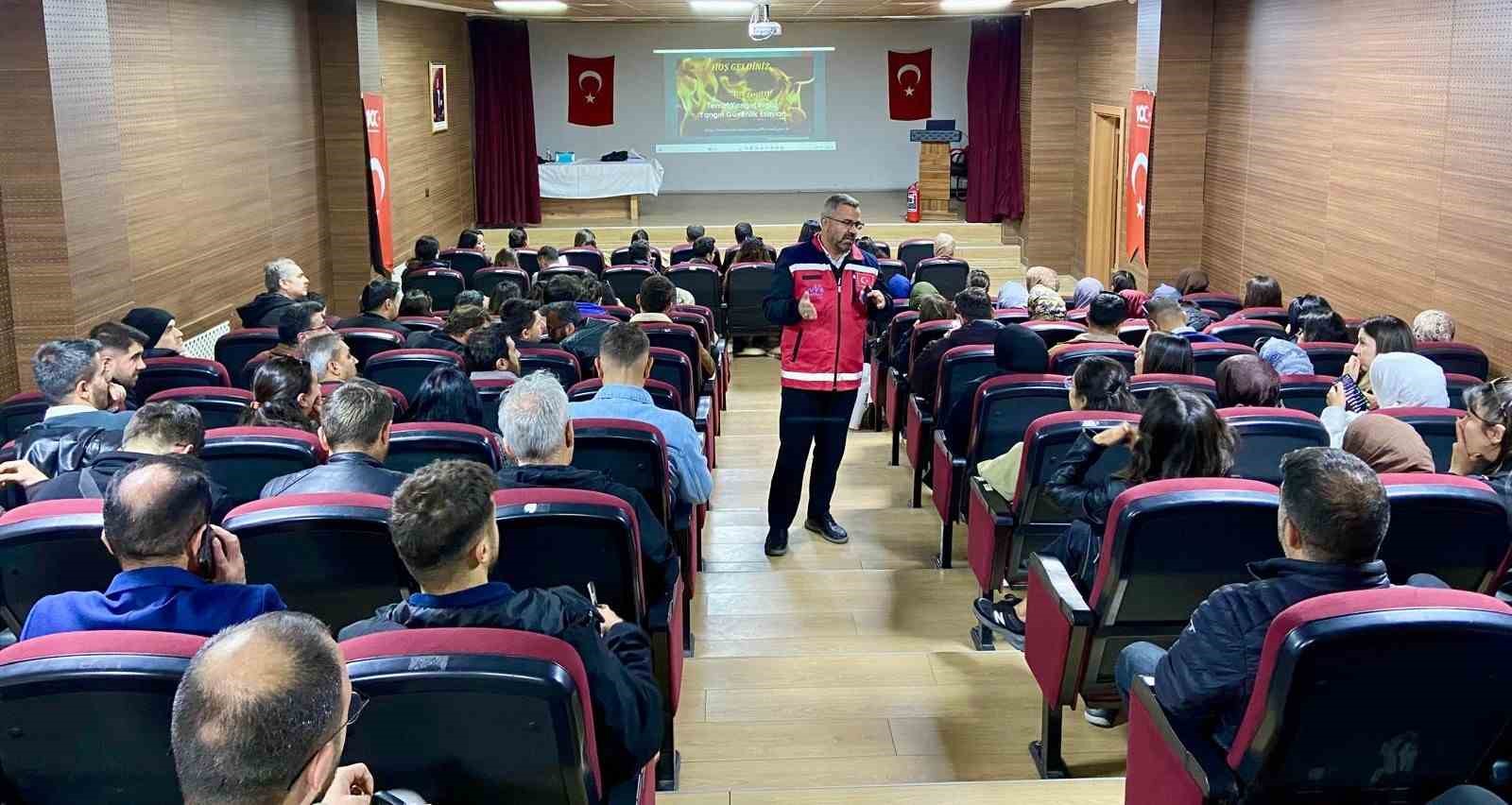 Yüksekova ve Çukurca’daki öğretmenlere acil durum eğitimi
