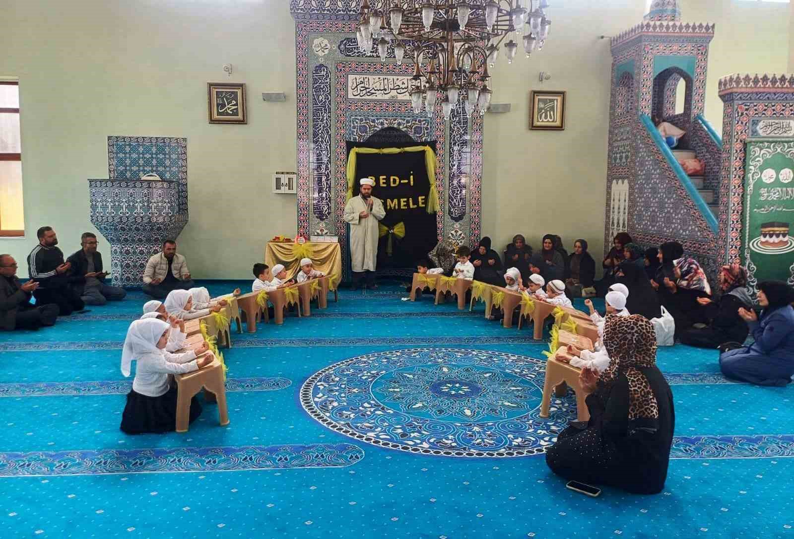 Emet Babukbey Kur’an kursu için "Bed-i Besmele" programı düzenlendi