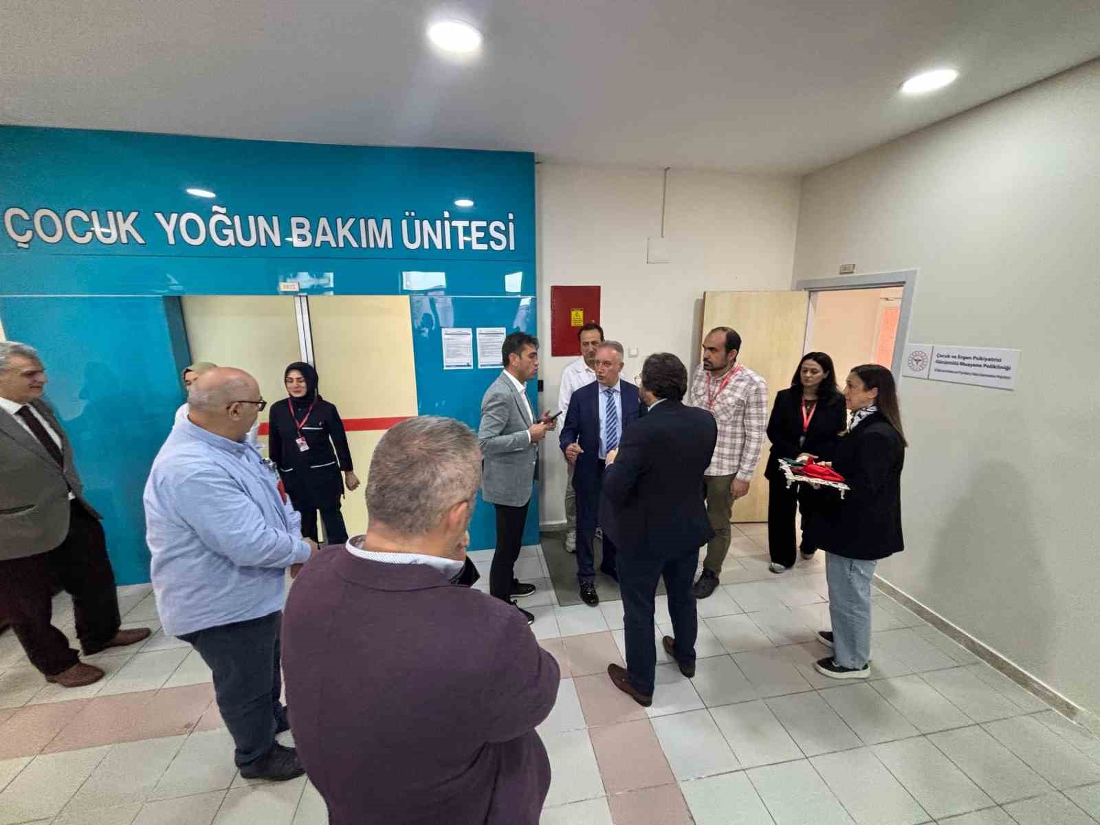 Oda k&uuml;&ccedil;&uuml;k, t&ouml;ren b&uuml;y&uuml;k
