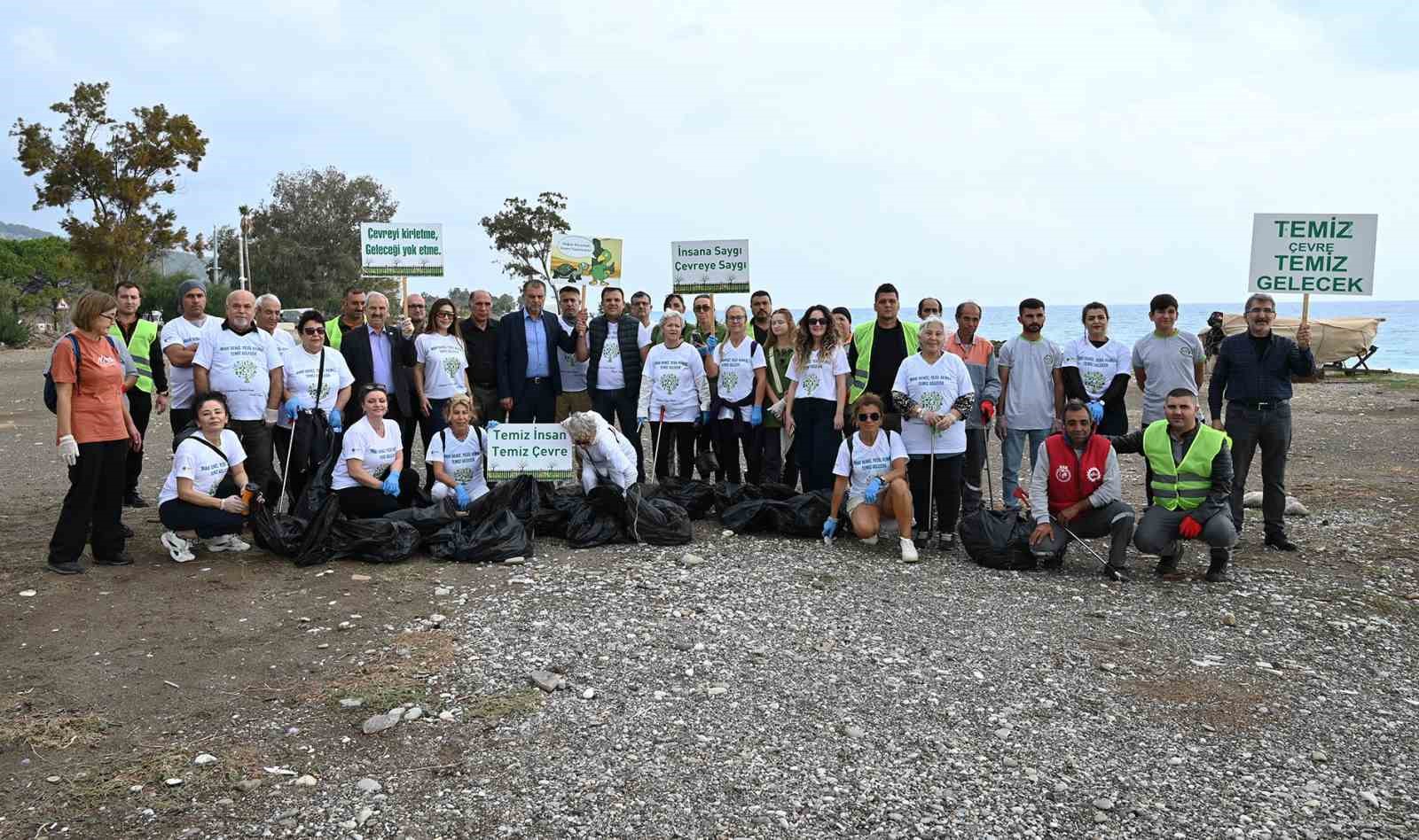 &Ccedil;amyuva Sahili&rsquo;nde temizlik
