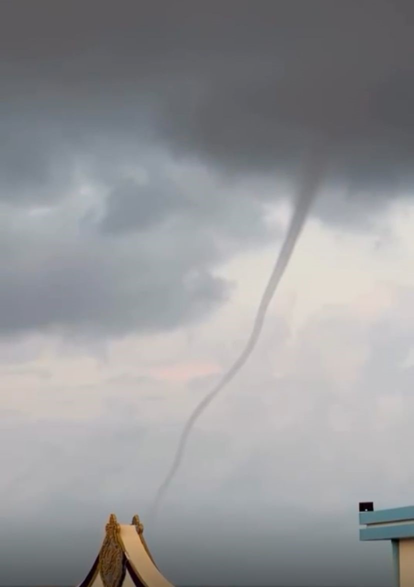 Antalya’da oluşan hortum kameraya yansıdı