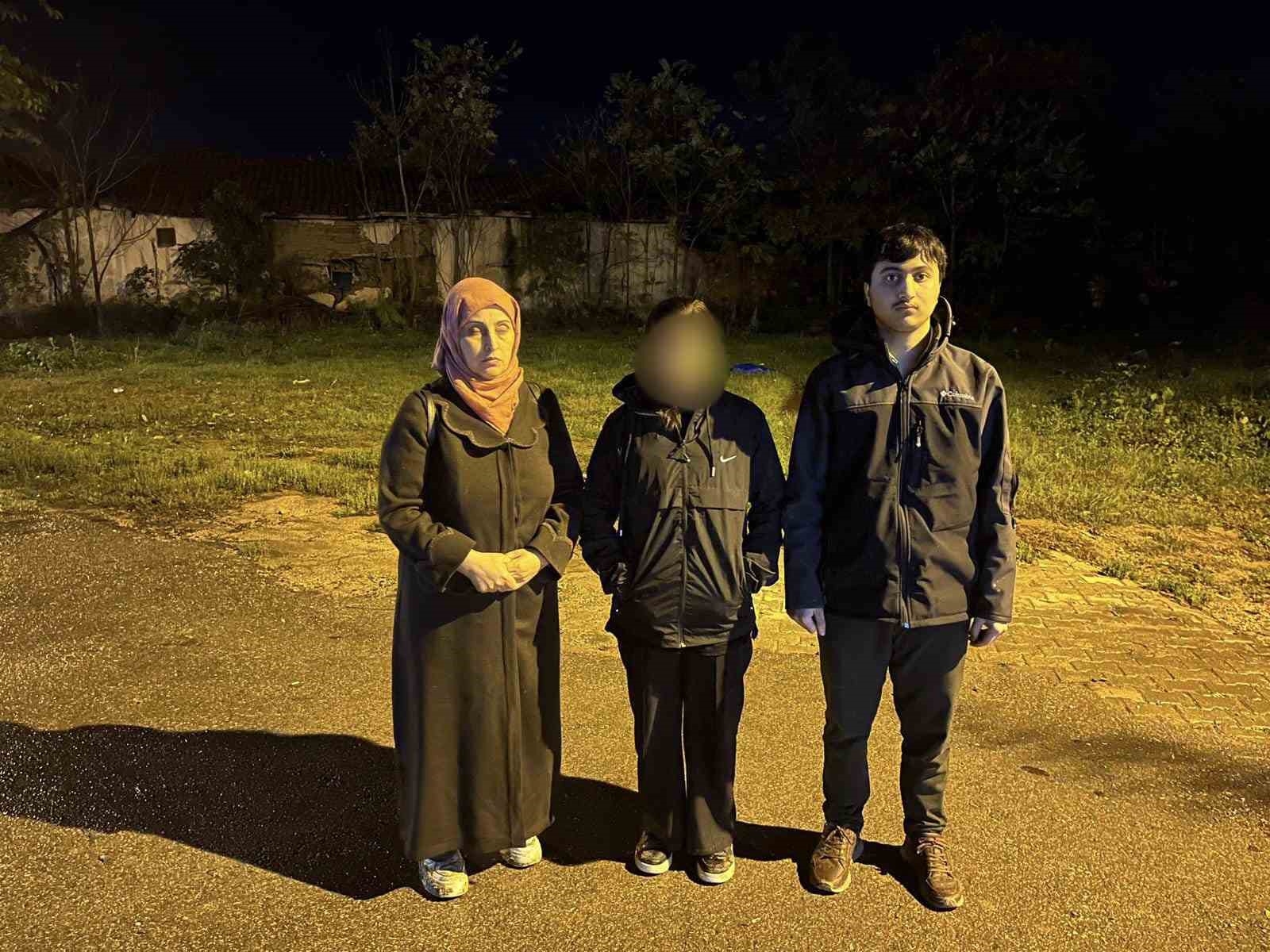 Edirne&rsquo;de 29 d&uuml;zensiz g&ouml;&ccedil;men yakalandı
