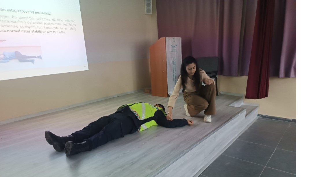 Mudurnu’da servis şoförlerine ilk yardım eğitimi verildi