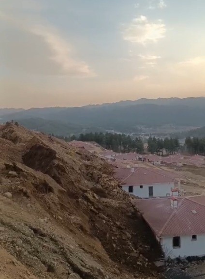 Kahramanmaraş’ta toprak kayması: Yapım aşamasındaki 6 ev zarar gördü