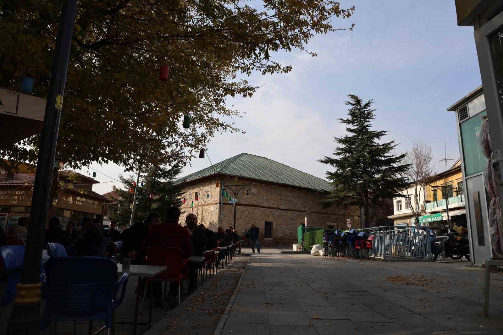 Osmanlı Mirası 161 yıllık Kırşehir Camii kırlangıç tavanıyla göz kamaştırıyor