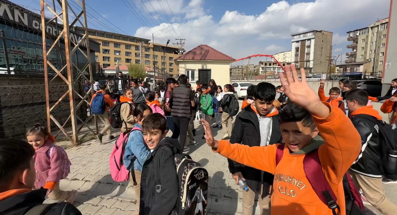 Yüksekova’da 30 bin öğrenci için 9 günlük "ara maraton" başladı