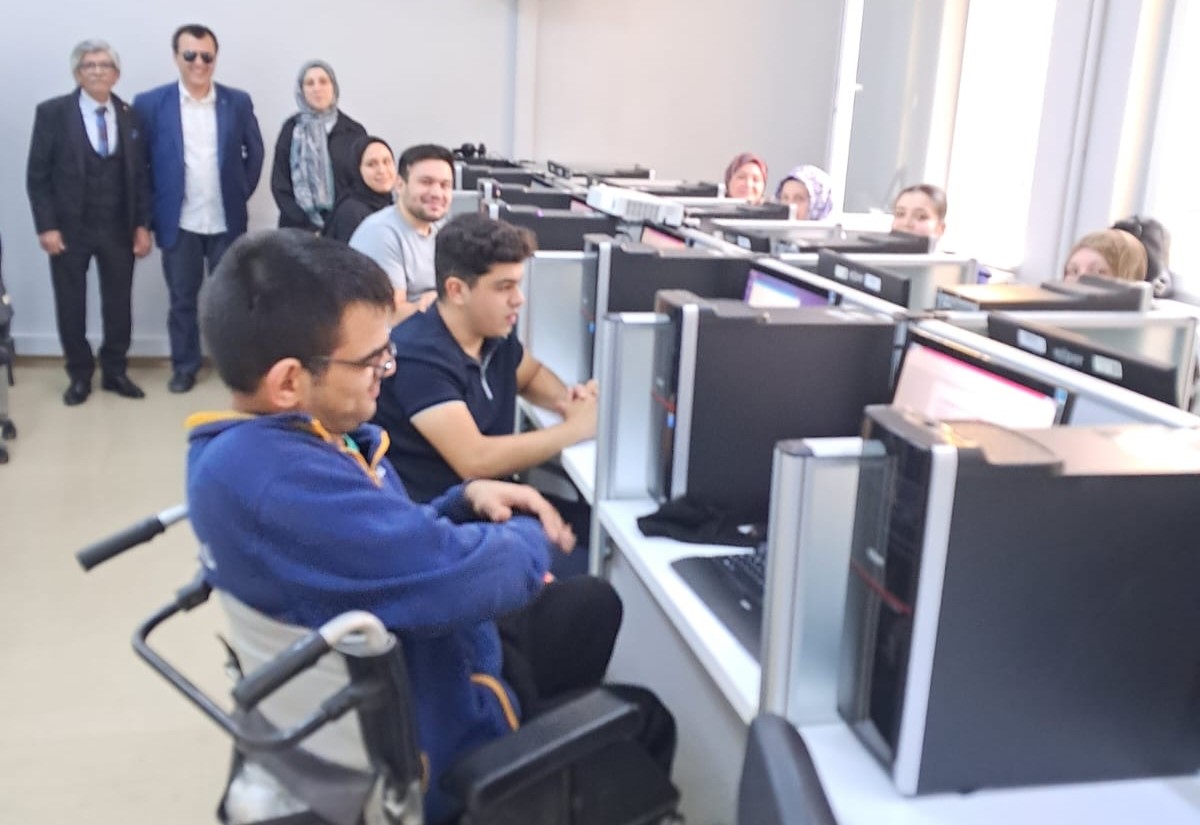 Bafra’da engellilere "Bilgisayar İşletmenliği Kursu" başladı