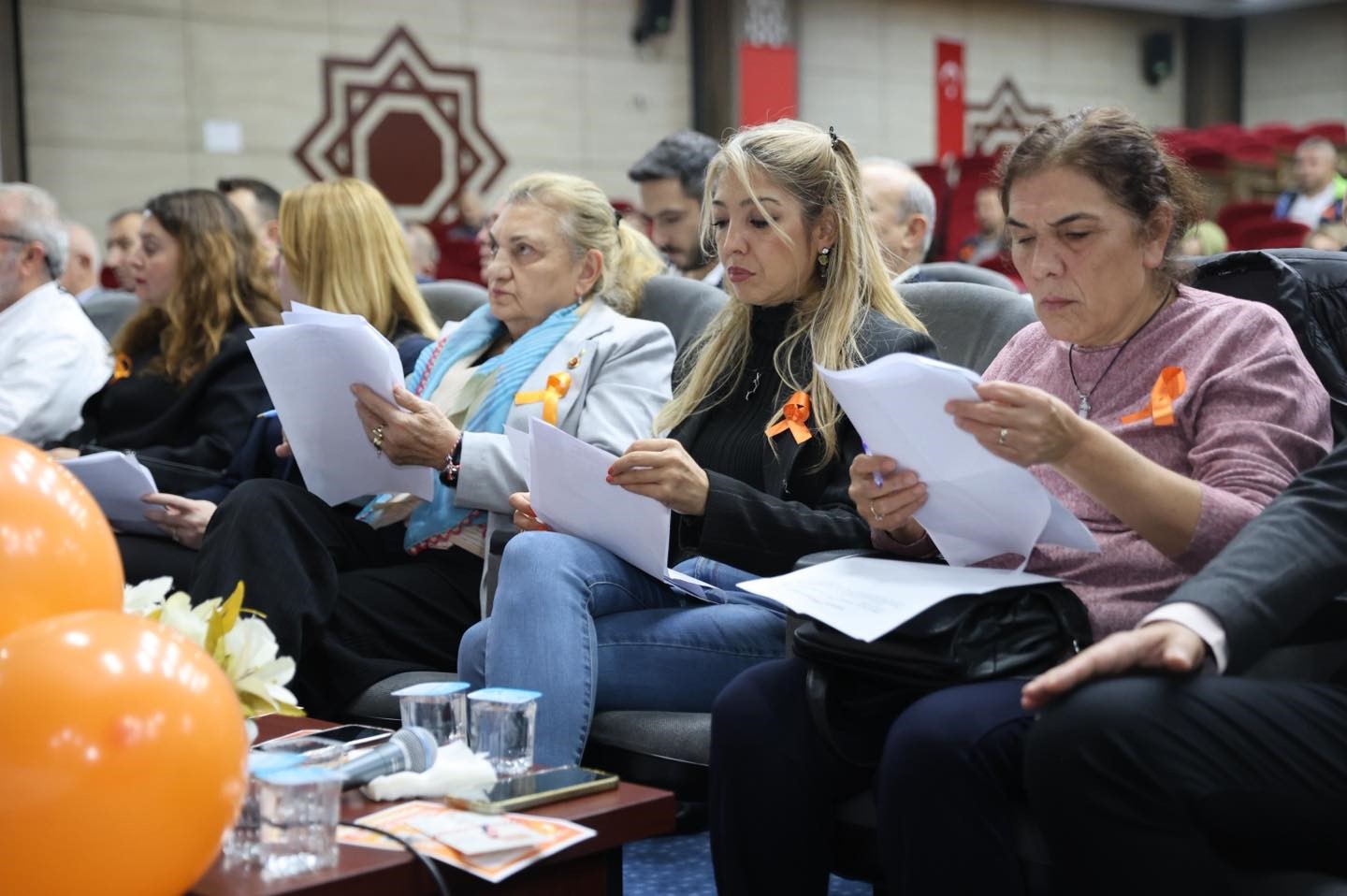 Yunusemre Meclisinden l&ouml;semili &ccedil;ocuklar i&ccedil;in farkındalık &ccedil;ağrısı
