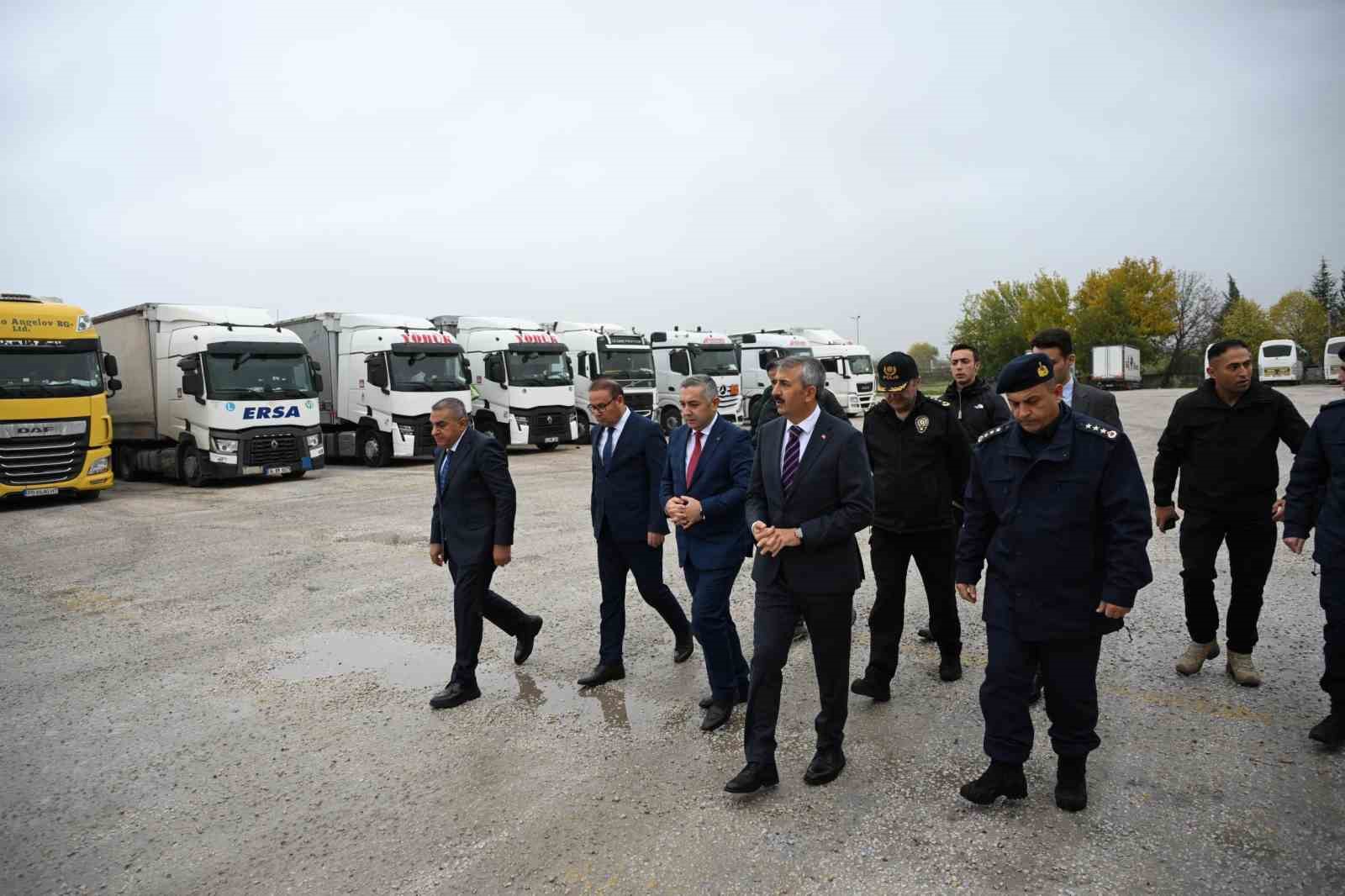 Kapıkule’de rekor geçiş: 1 saatte 96 tır işlem gördü