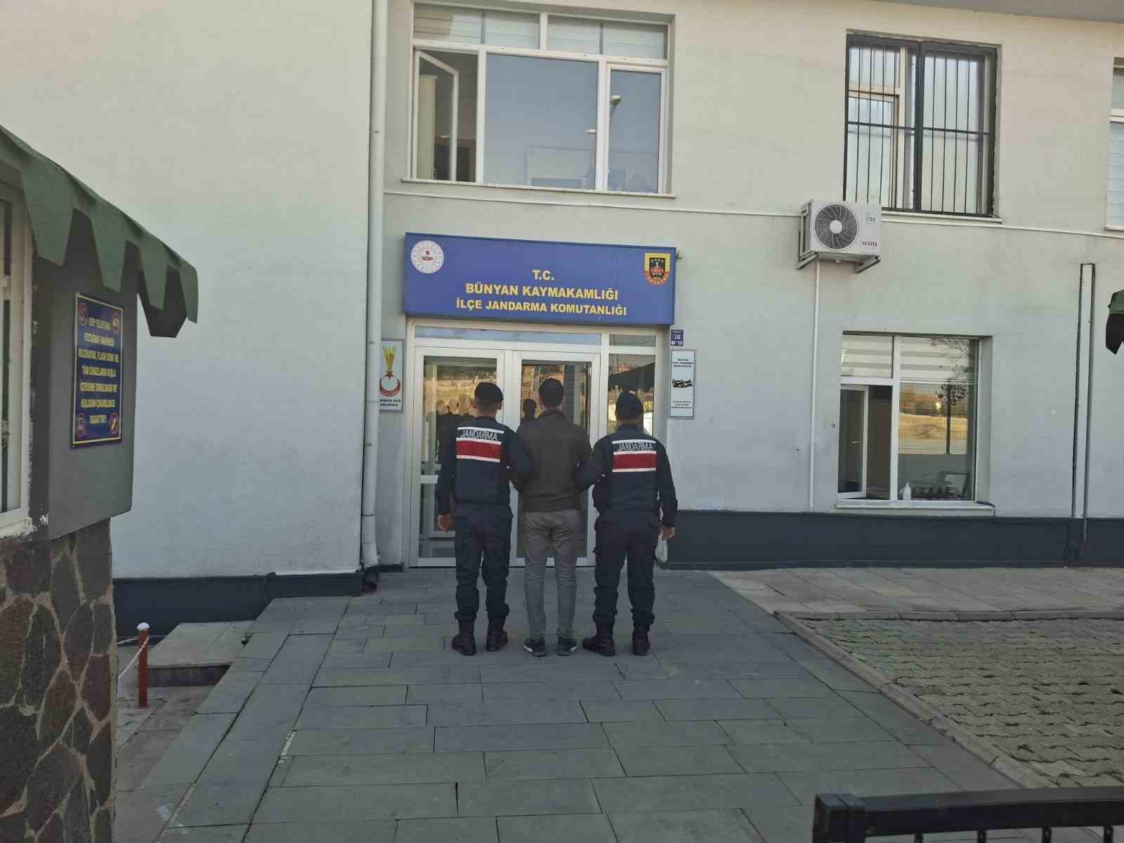 Aranması bulunan FETÖ üyesi yakalandı