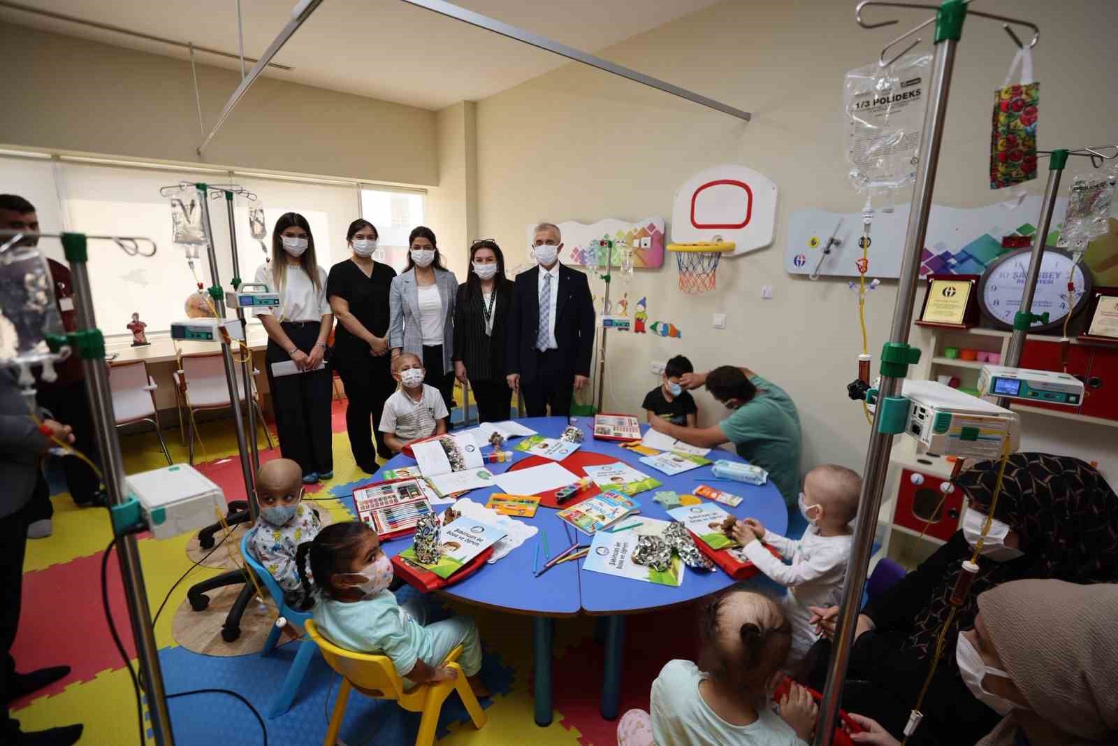 Tahmazoğlu’ndan lösemili çocuklara moral