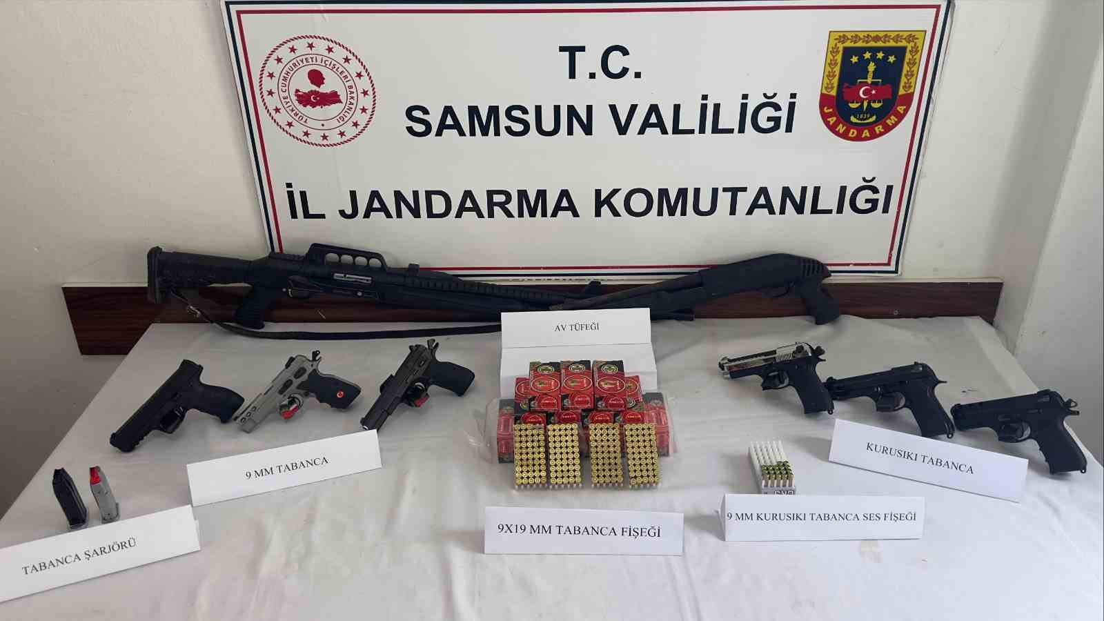 Samsun’da jandarmadan silah ve uyuşturucu operasyonu