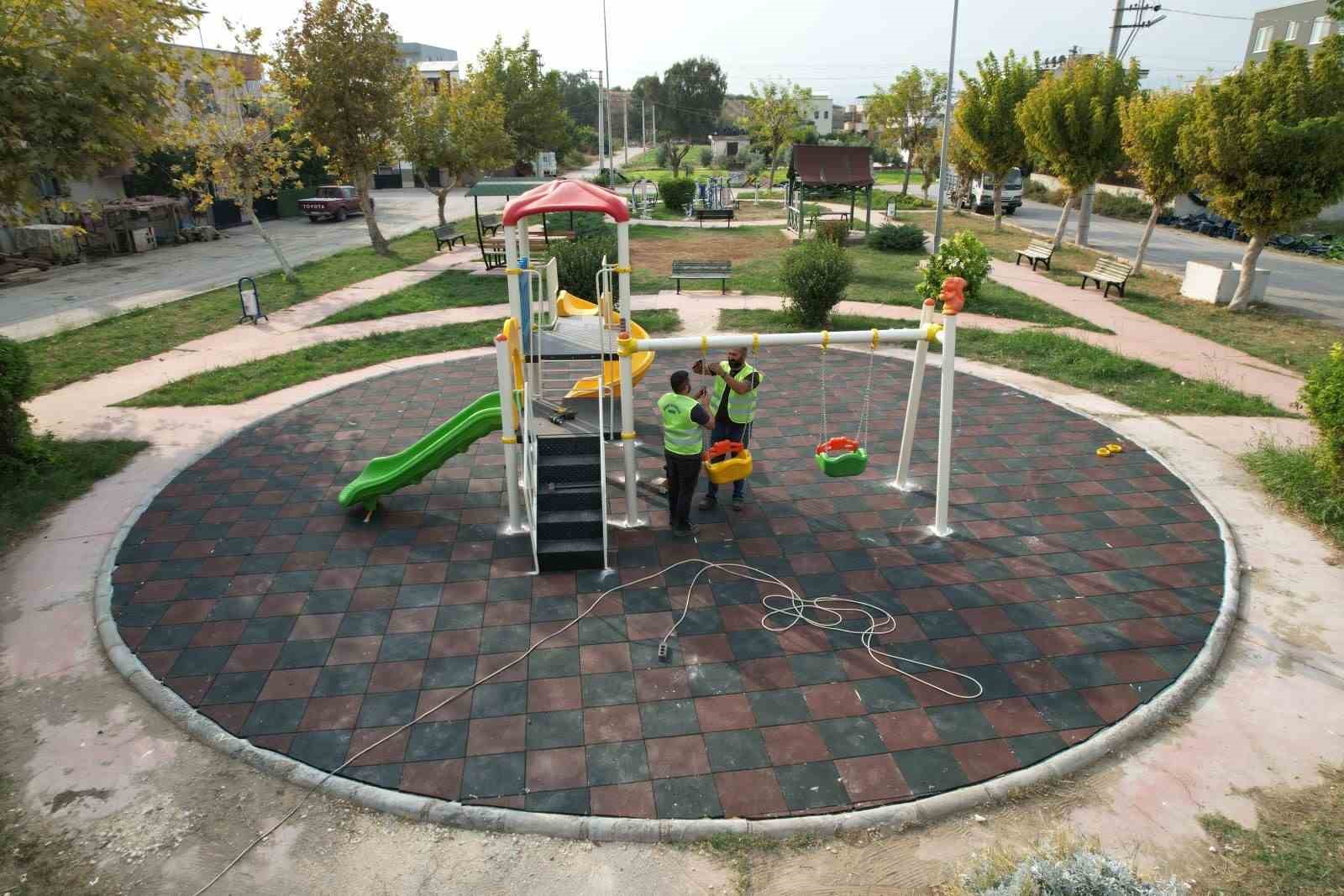 Akdeniz’in parklarında yenileme çalışmaları devam ediyor