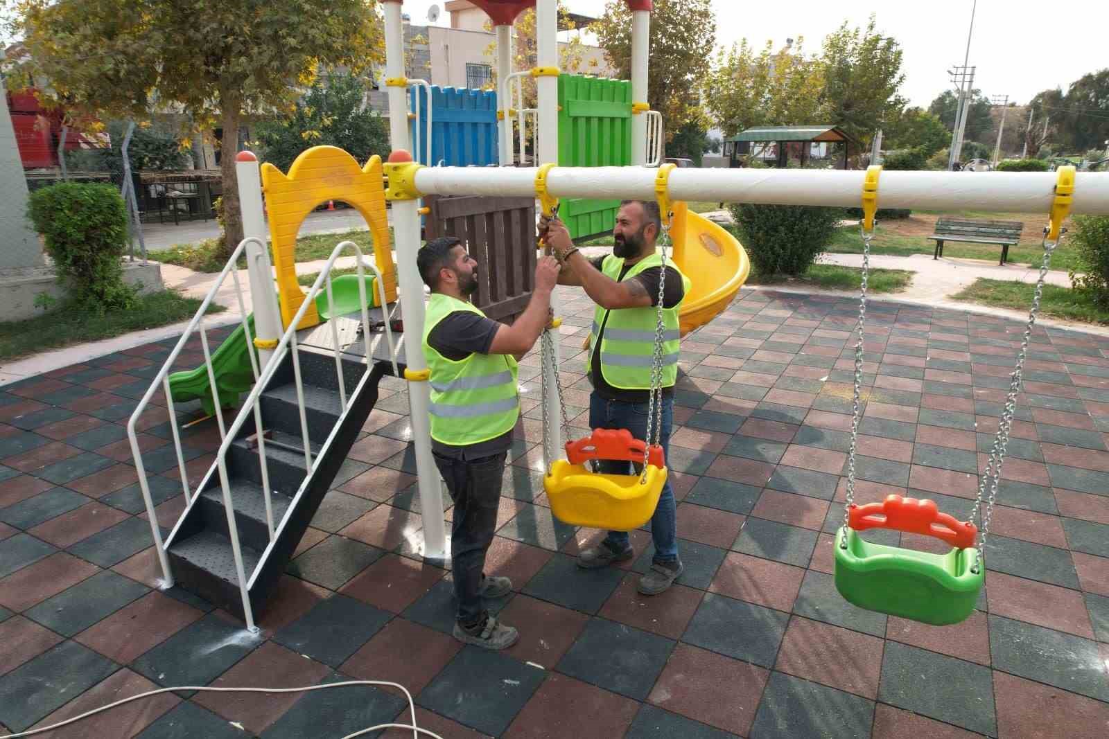 Akdeniz&rsquo;in parklarında yenileme &ccedil;alışmaları devam ediyor
