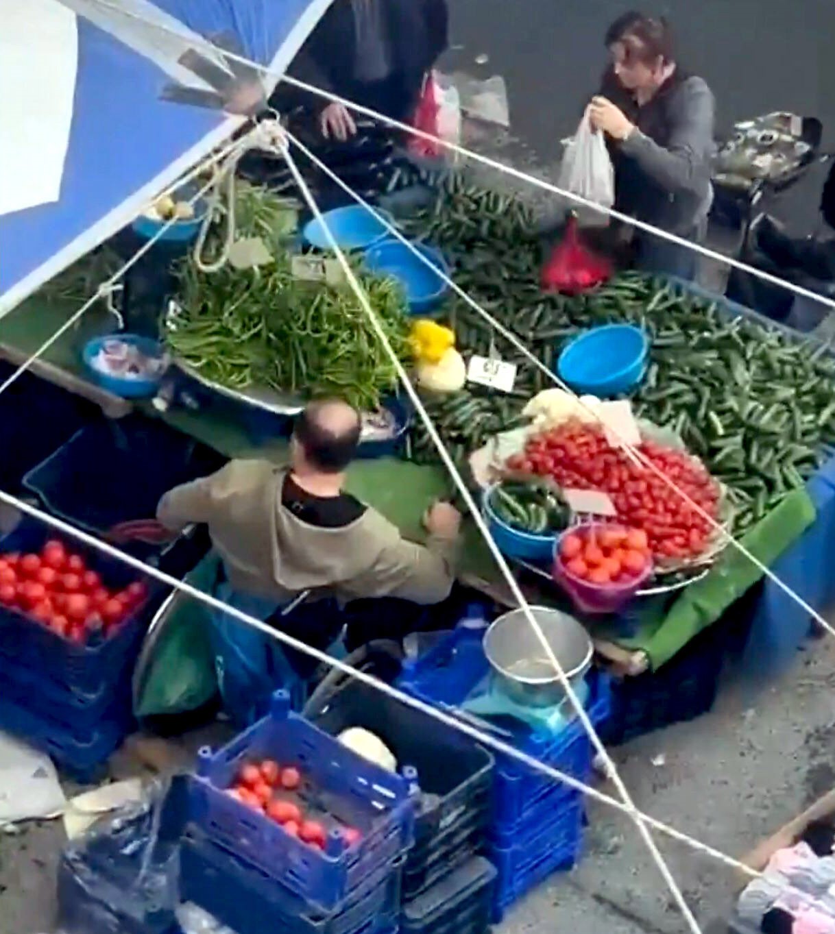 Ürünleri değiştiren engelli pazarcı hakkında "dolandırıcılık" suçundan soruşturma başlatıldı