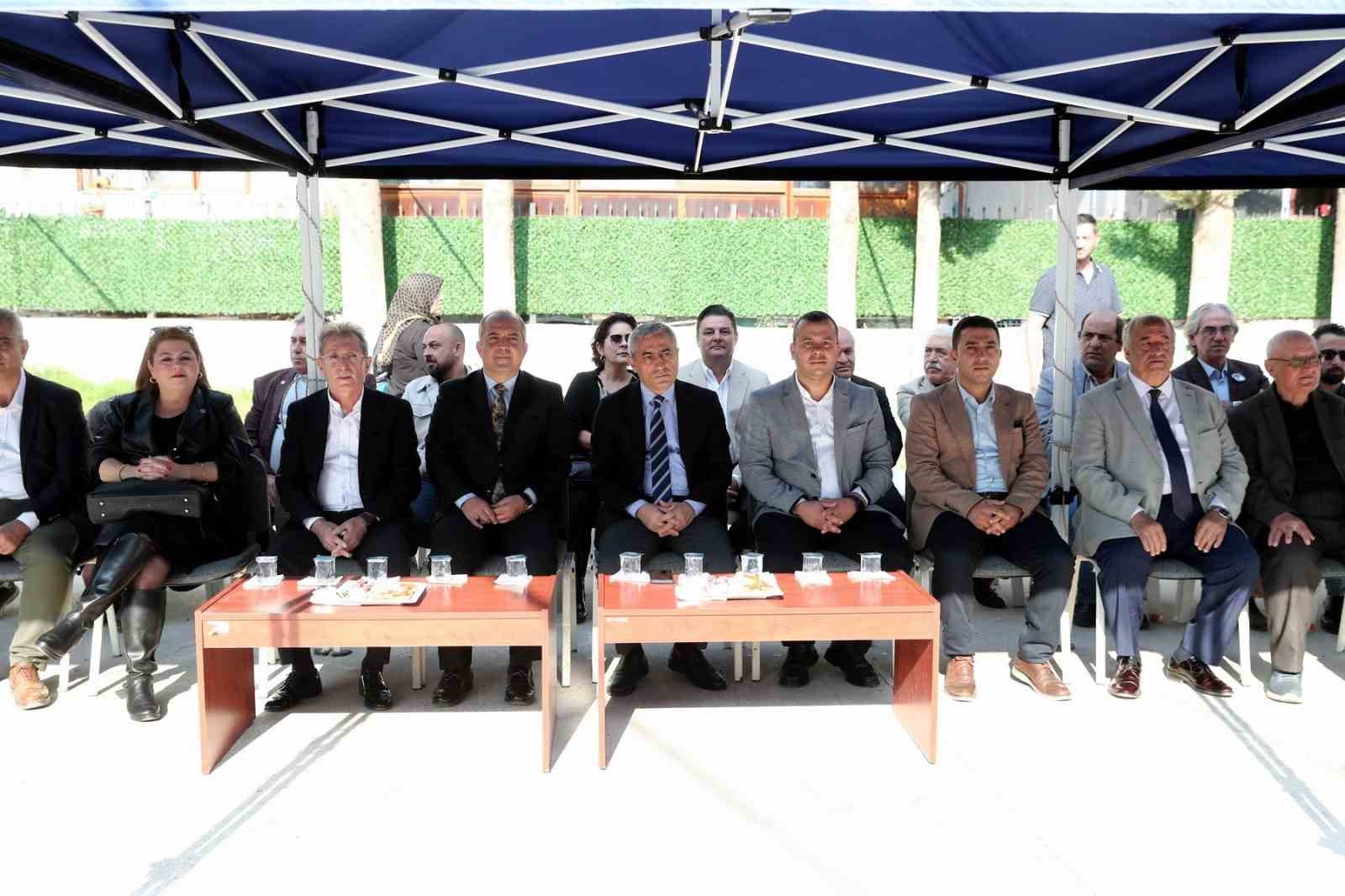 Minik eller zeytinle buluştu
