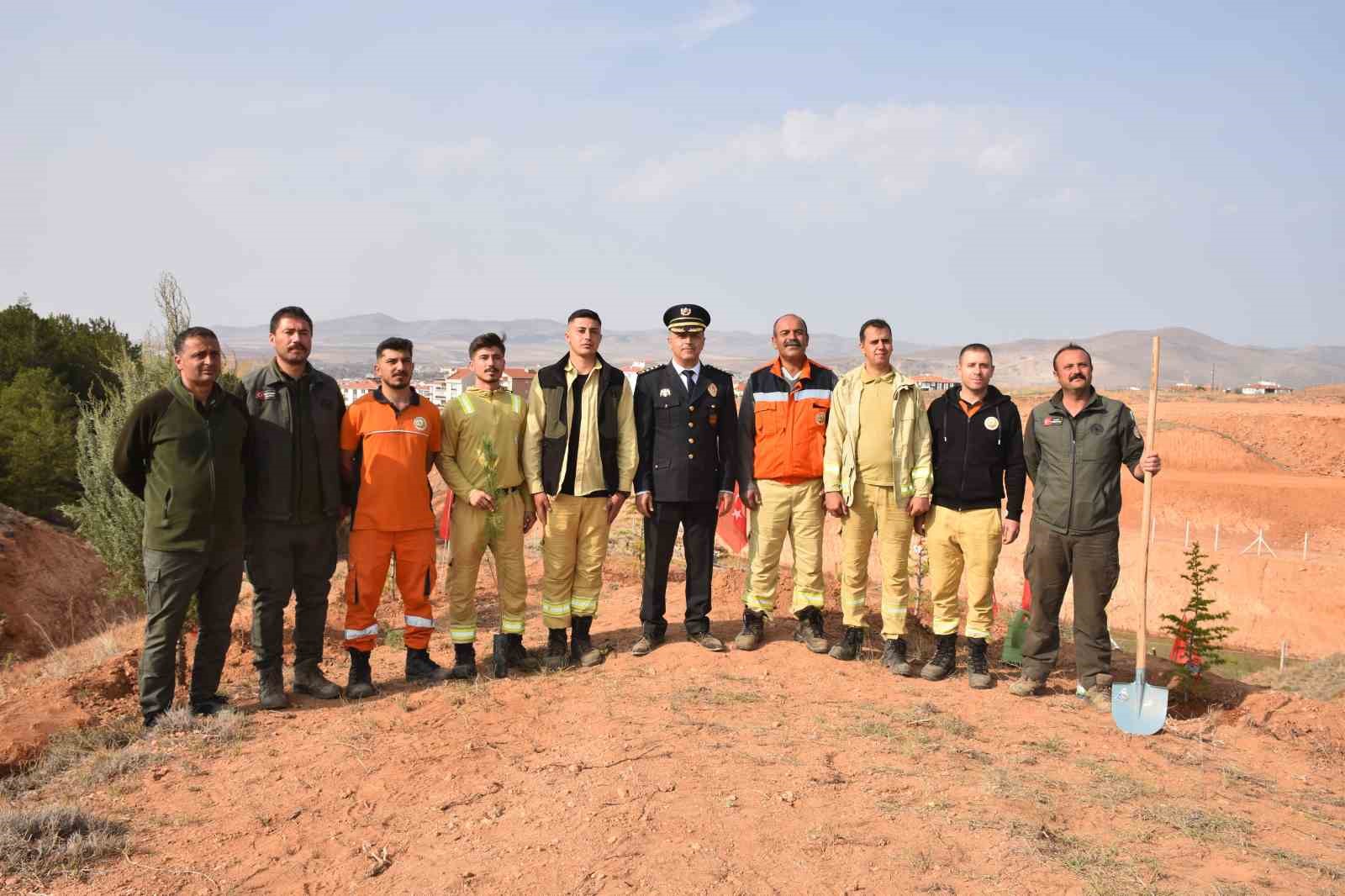 Kırşehir’de şehitler anısına 500 fidan toprakla buluştu