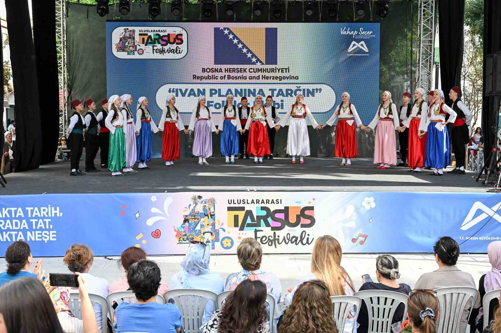 Tarsus&rsquo;u karnaval kentine d&ouml;n&uuml;şt&uuml;ren &rsquo;4. Uluslararası Tarsus Festivali&rsquo; başladı
