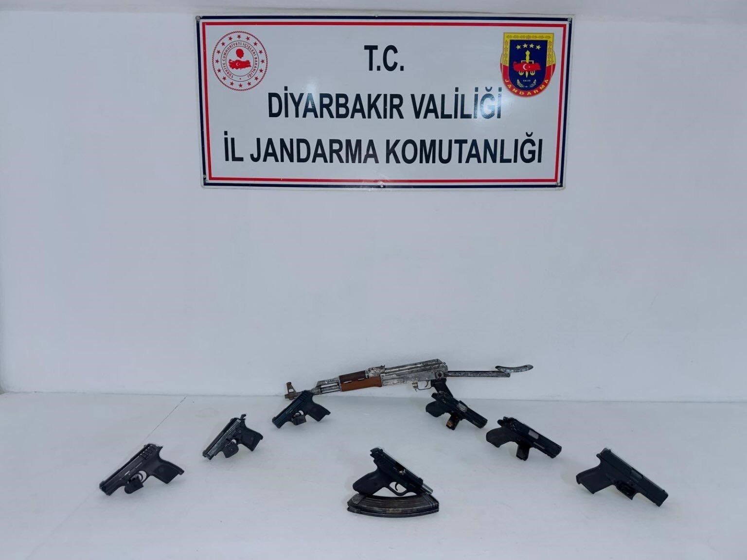 Diyarbakır’da ruhsatsız silah operasyonu