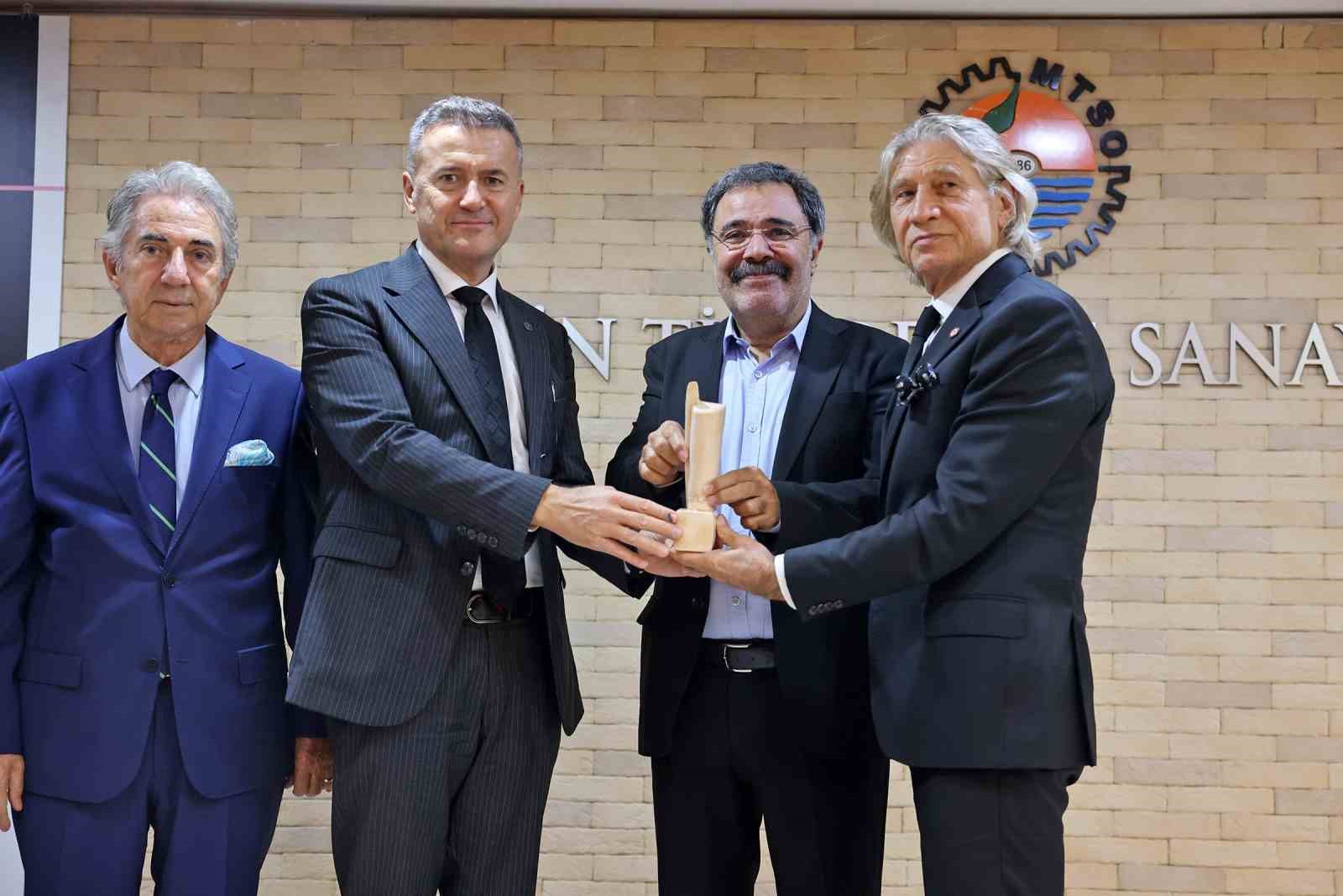 Mersin Kenti Edebiyat Ödülü Ahmet Ümit’in