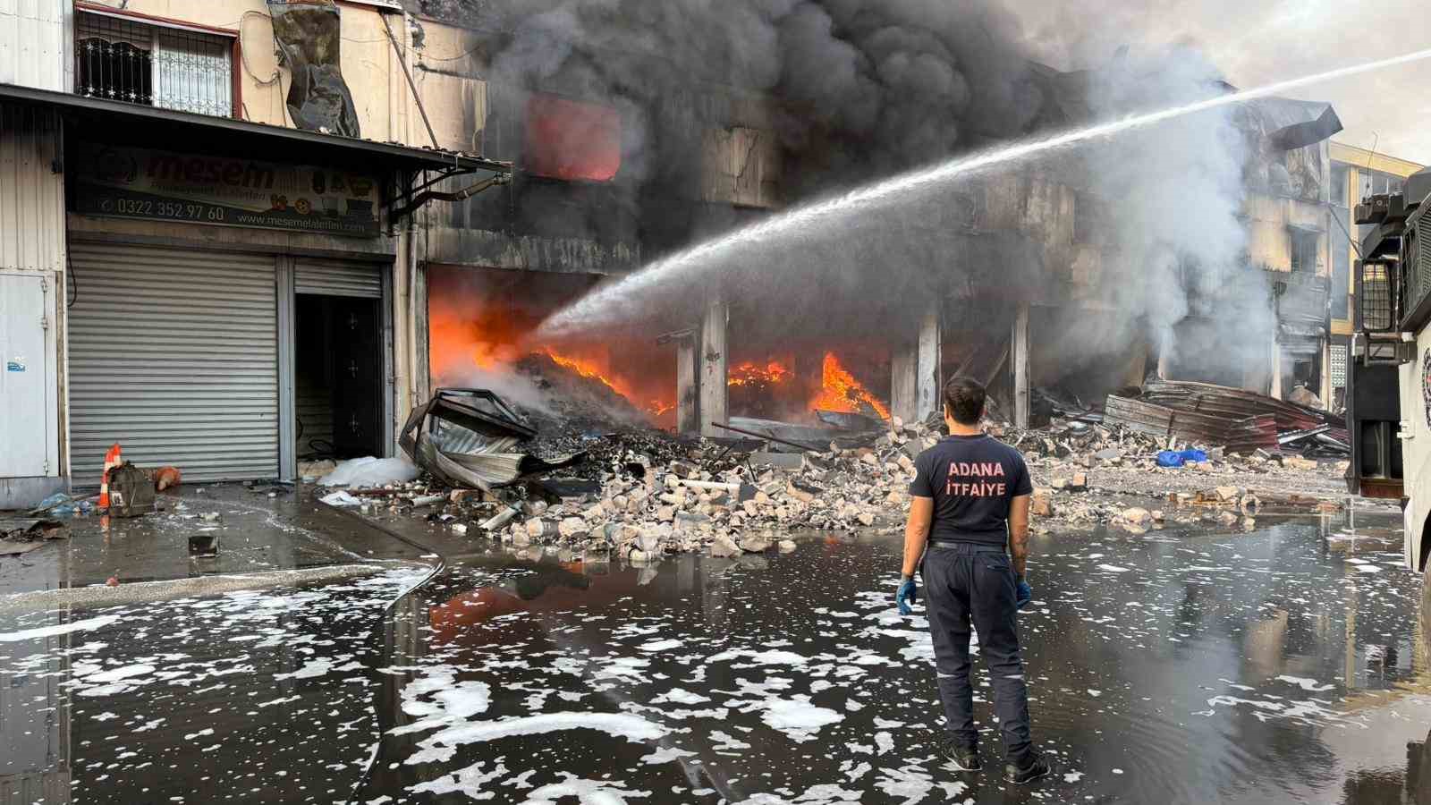 Adana&rsquo;da hırdavat d&uuml;kkanında &ccedil;ıkan yangın, kontrol altına alındı

