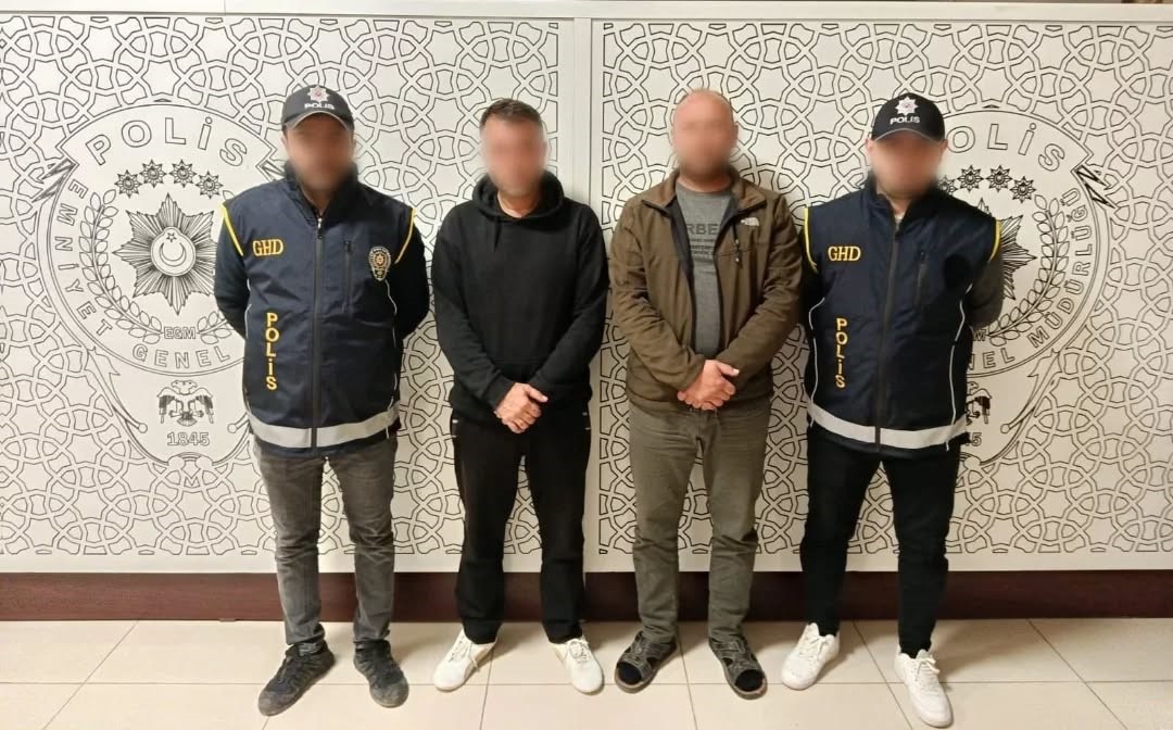Bayburt&rsquo;ta g&ouml;&ccedil;men ka&ccedil;ak&ccedil;ılığı operasyonu: 2 ş&uuml;pheli yakalandı

