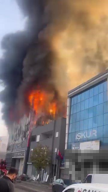 Kocaeli’de iş yerinde yangın, çok sayıda ekip sevk edildi

