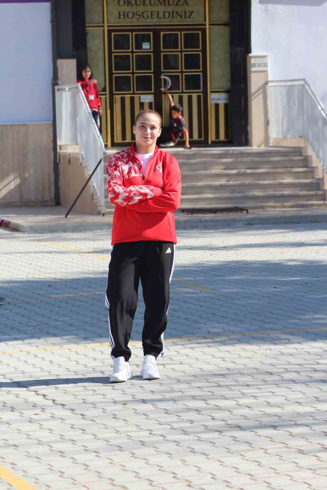 İlkokuldaki yakantop turnuvasından, halterde Avrupa Şampiyonası’na
