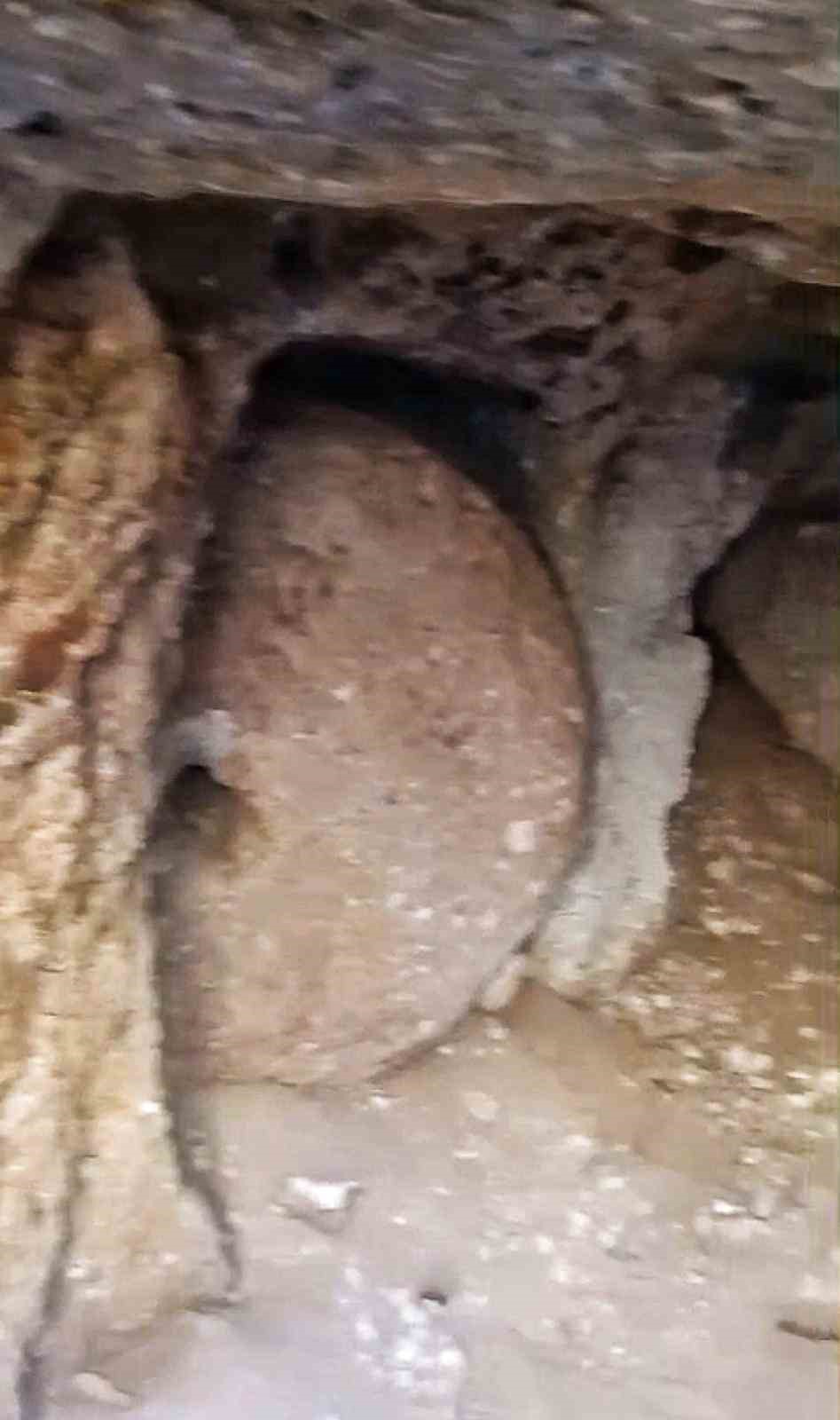 Kaçak kazıda yeraltı şehri çıktı