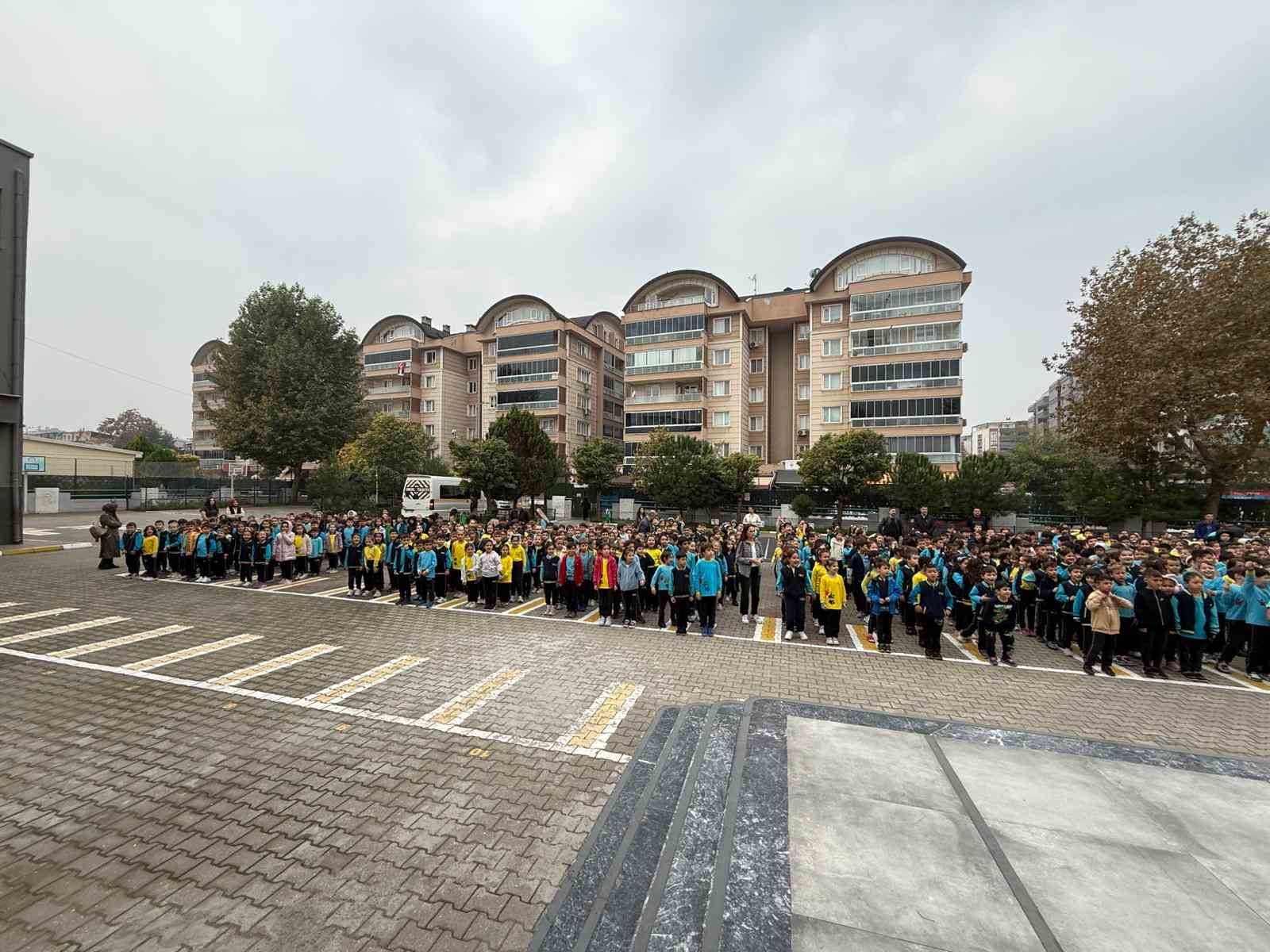 120O öğrenci derse sporla başlıyor