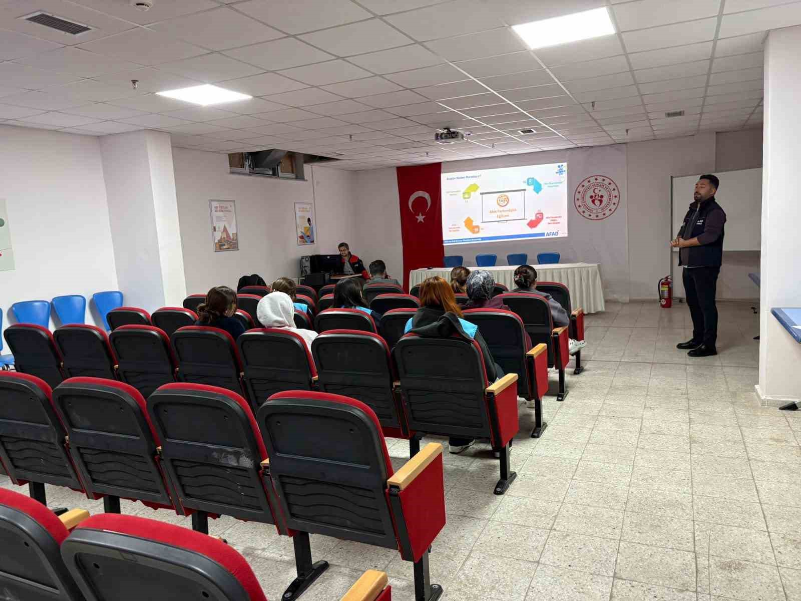 Eskişehir&rsquo;de afet ve yangın farkındalık eğitimleri s&uuml;r&uuml;yor
