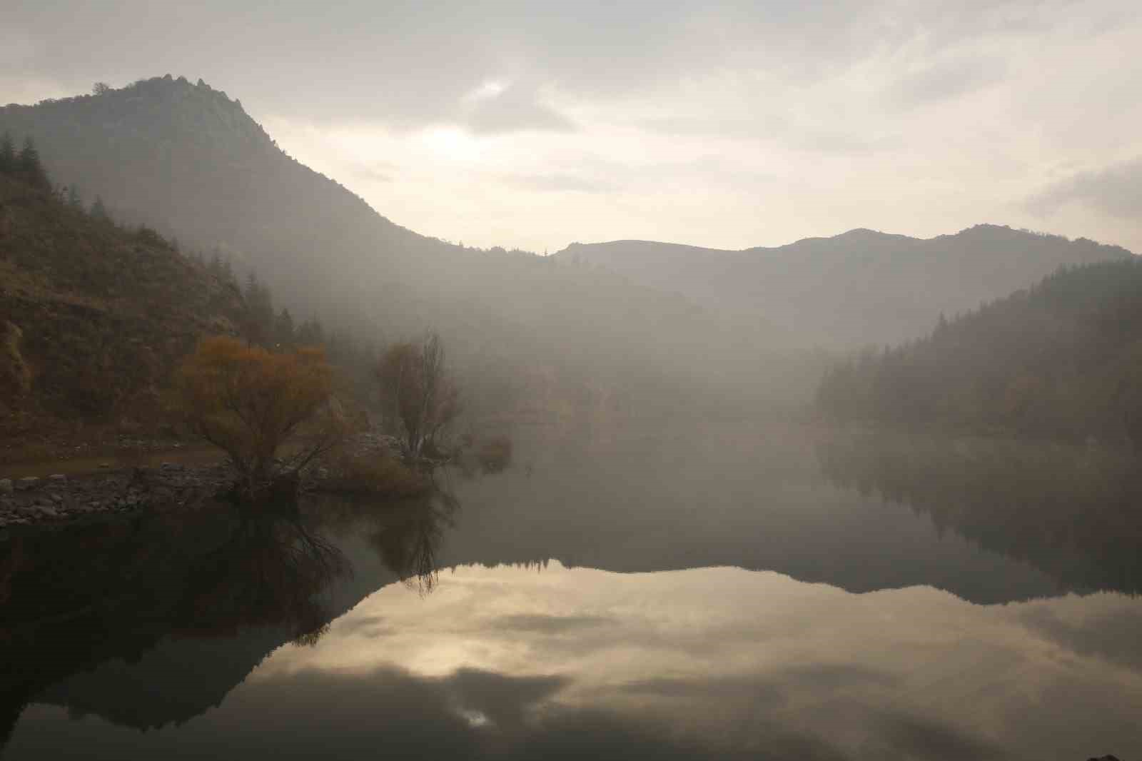 Sis bulutlarının gökyüzüne yükseldiği anlar görsel şölen oluşturdu
