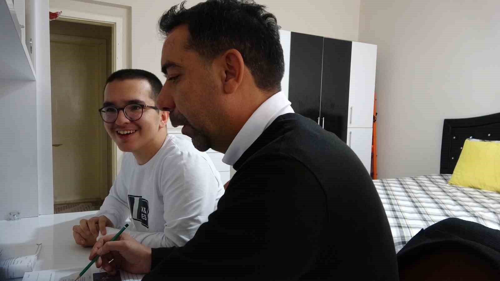 Tunceli’de 10 yıldır evde eğitimle hayata bağlanan Beran’ın azmi ilham veriyor