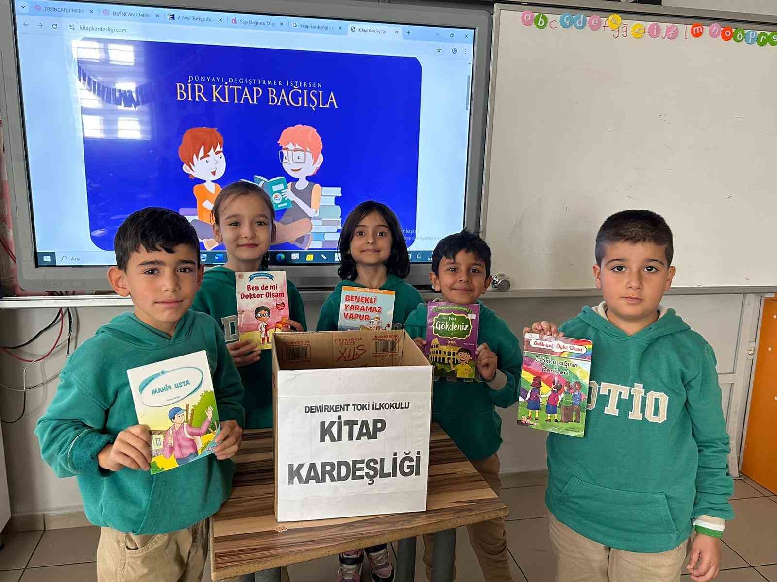Demirkent TOKİ &Ouml;ğrencilerinden 29 Ekim İlkokulu&rsquo;na kitap kardeşliği
