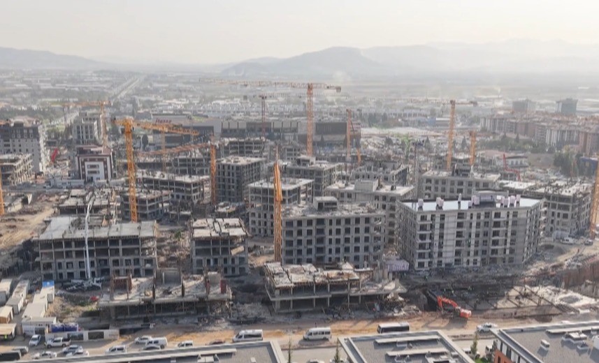 Onikişubat Stadyumu’nun yerine deprem konutları yükseliyor