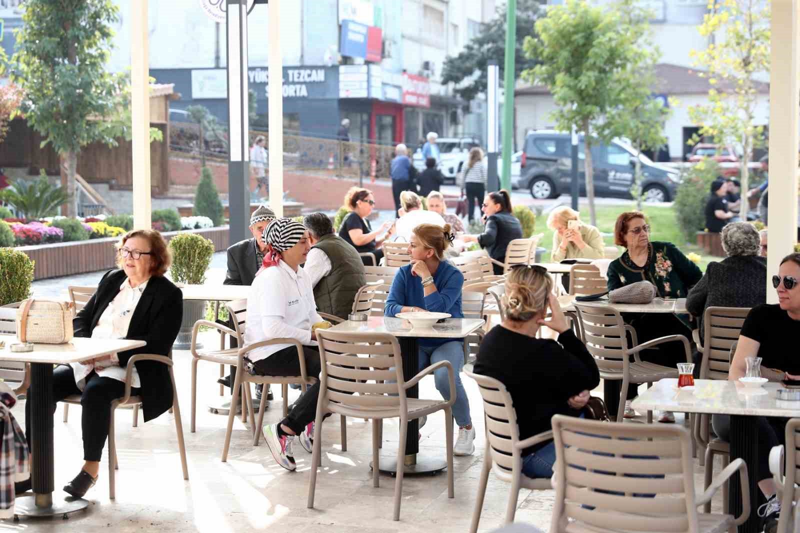 ALBEST Meydan Kafe, bir ayda 37 bin ziyaret&ccedil;i ağırladı
