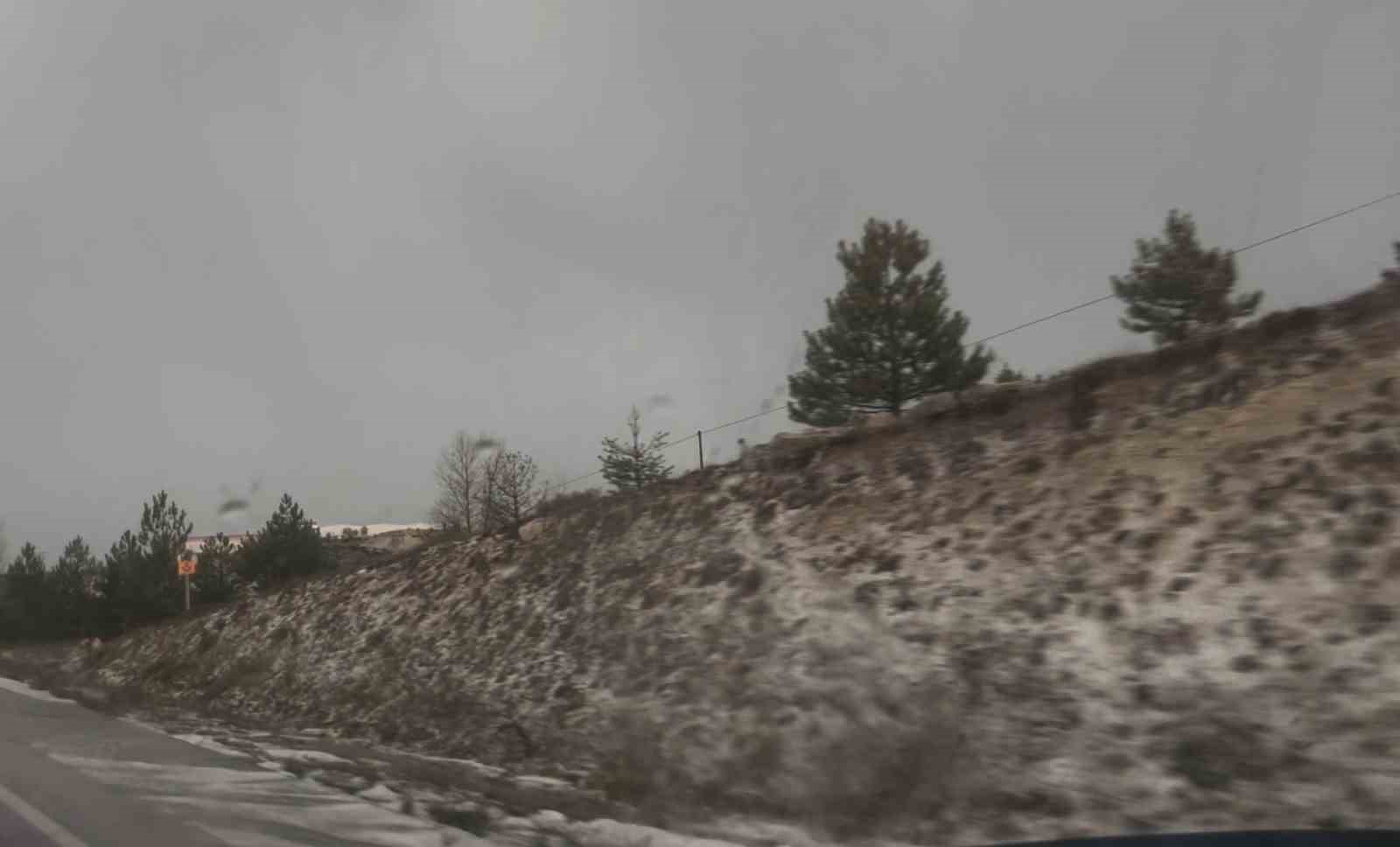 K&uuml;tahya&rsquo;da dolu yağışı etkili oldu
