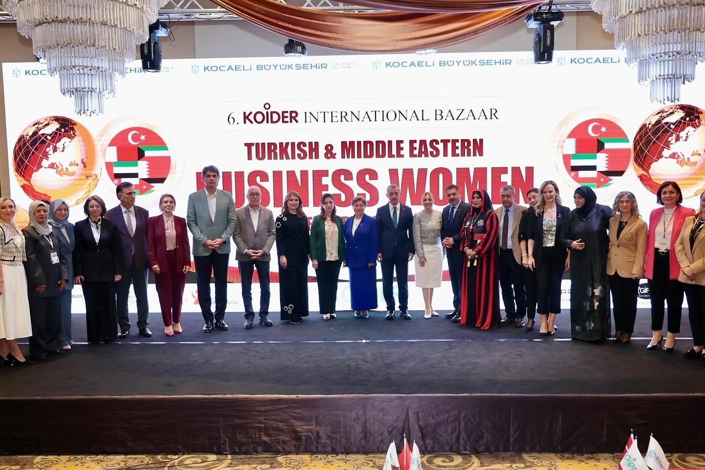 30 &uuml;lkeden iş kadınları bir araya geldi
