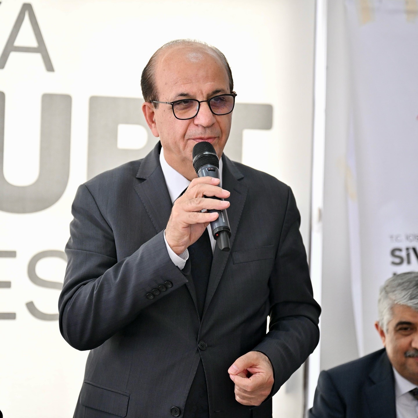 Yeşilyurt Belediyesi&rsquo;nin ev sahipliği yaptığı &lsquo;Aile Ment&ouml;rl&uuml;ğ&uuml;&rsquo; eğitim programı tamamlandı
