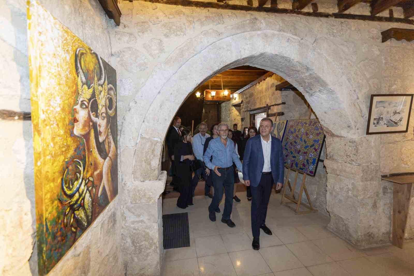 Başkan Se&ccedil;er, Tarsus&rsquo;taki festivalde &rsquo;Gastronomi Show&rsquo;a katıldı
