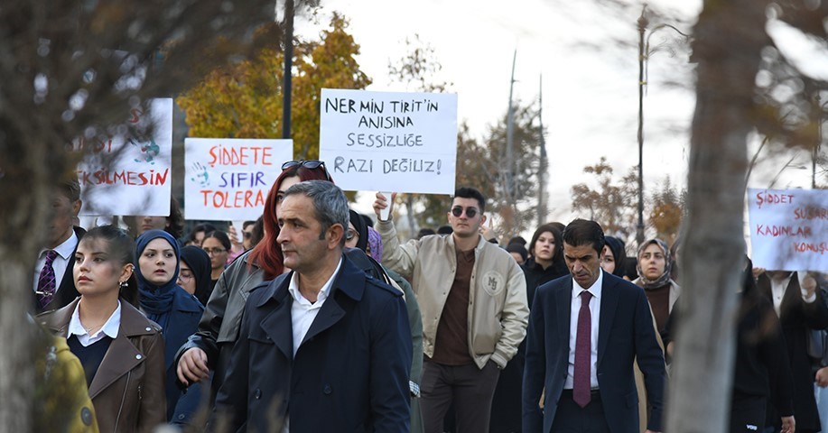 Rektör Çakmak: "Kadına yönelik şiddetin hiçbir biçimi kabul edilemez"