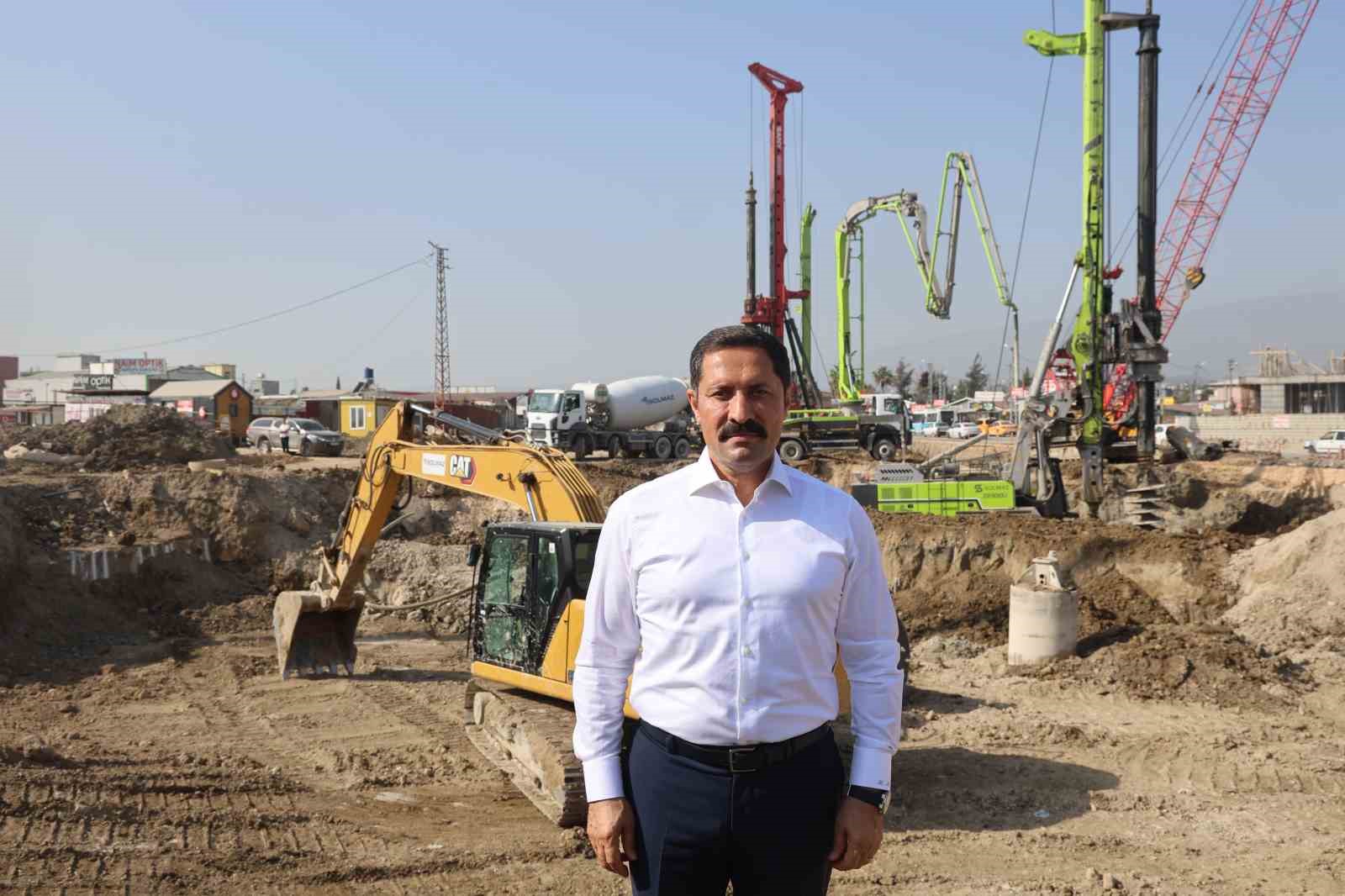 Asrın felaketi sonrası ulaşım ağının güçlendirildiği Hatay’da kilit kavşağın 2026 yılı Ocak ayında hizmete açılması planlanıyor