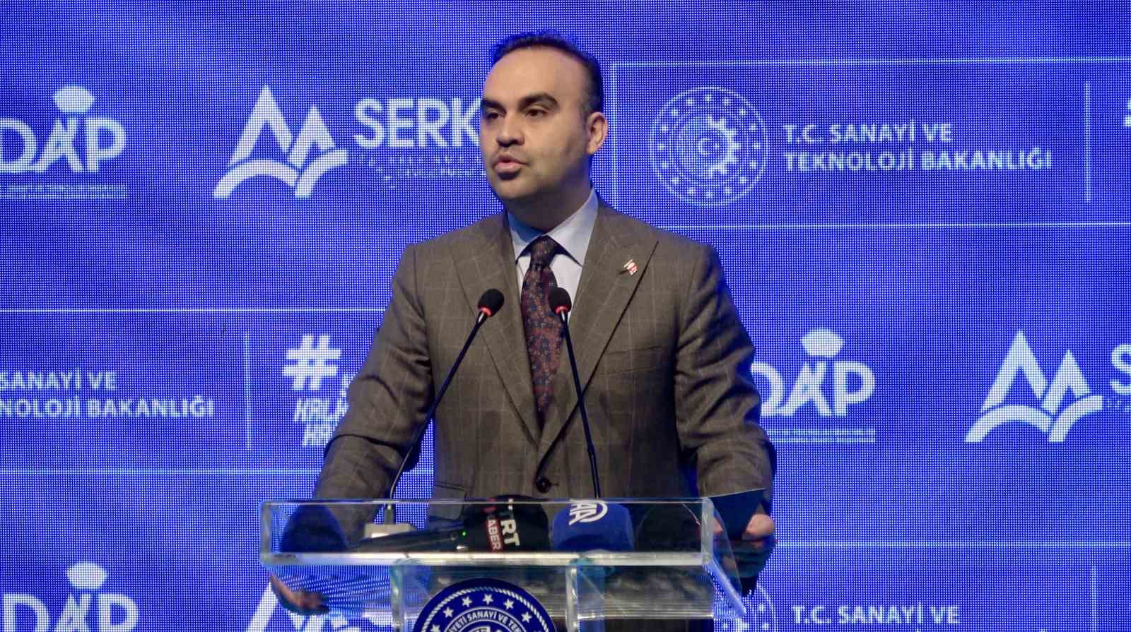 Bakan Kacır: "T&uuml;rkiye Y&uuml;zyılı&rsquo;nı kararlılıkla inşa ediyoruz"
