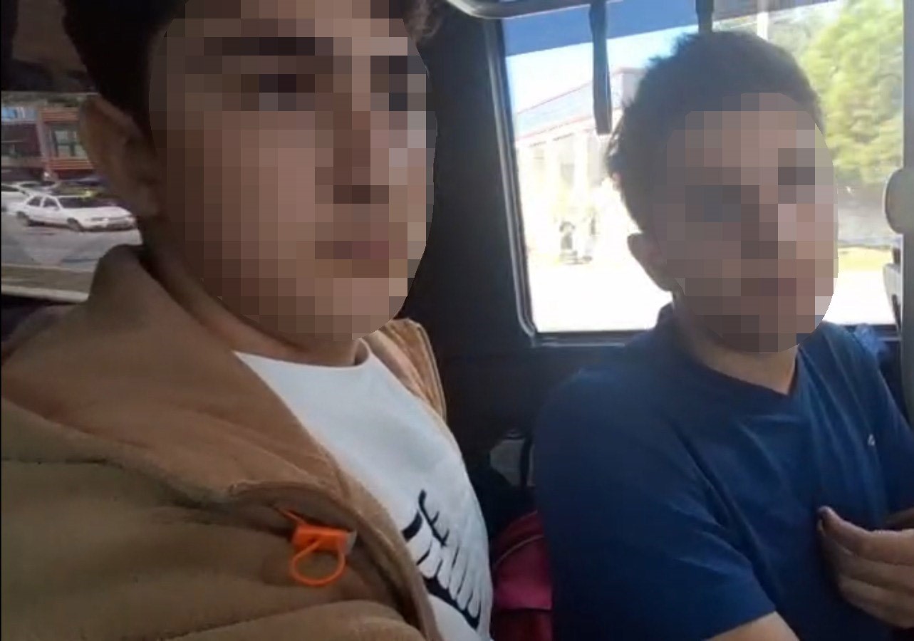Belediye otobüs şoförünün valizleri fazla diye öğrencileri otobüse almadığı iddiası