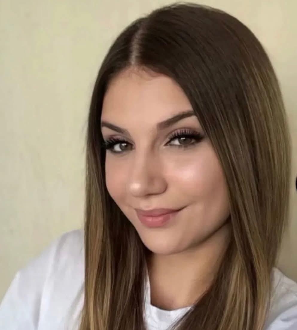 Ağaca çarpıp ikiye bölünen otomobildeki kadın hayatını kaybetti